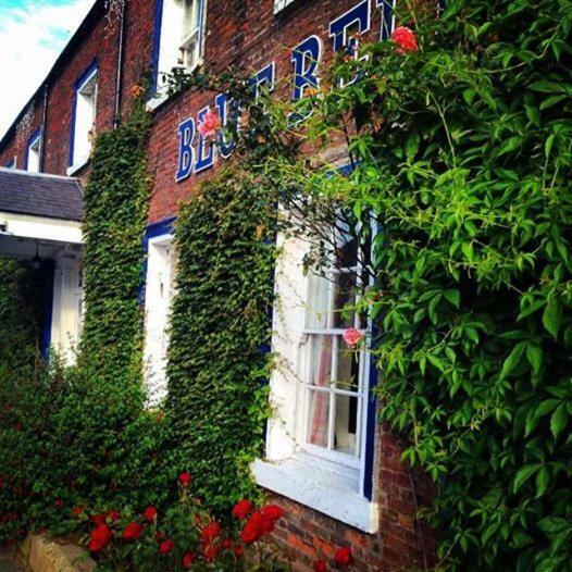 Blue Bell Hotel Belford Buitenkant foto
